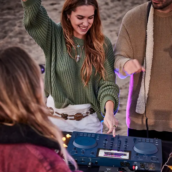 AlphaTheta OMNIS-DUO Indigo - All in One Portable DJ System - Image 5