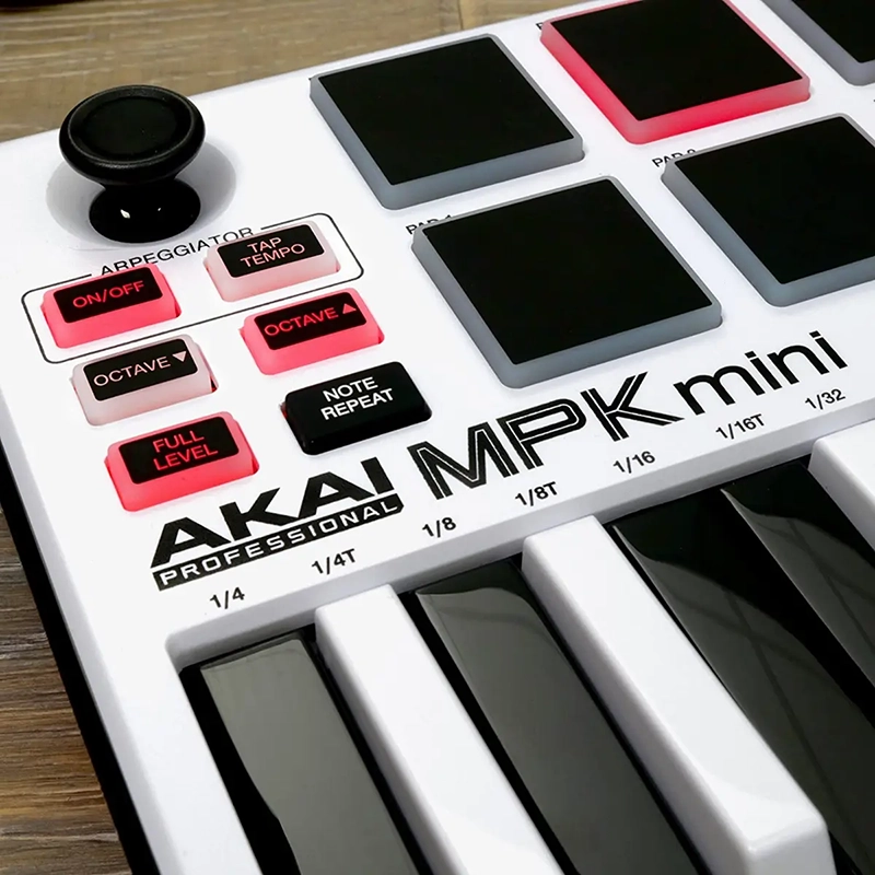Akai MPK Mini MK3 - Ltd Ed White
