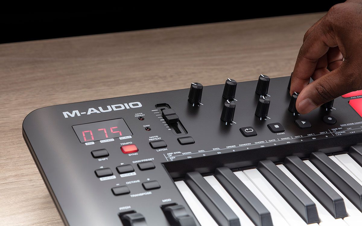 M-Audio Oxygen 25 MkV Controller Keyboard - Image 4