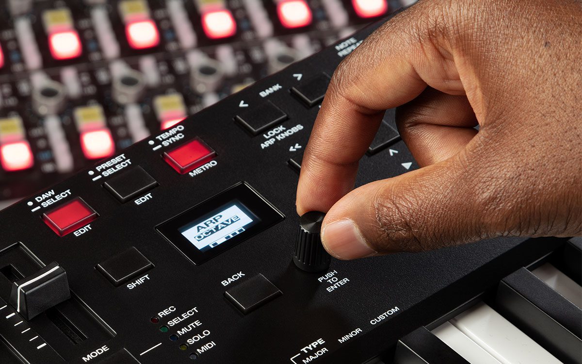 M-Audio Oxygen Pro 49 Keyboard Controller - Image 8