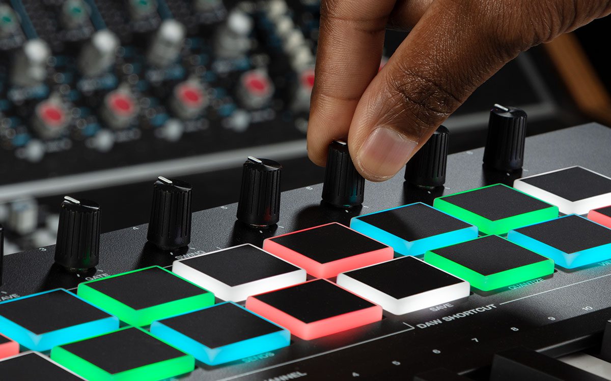 M-Audio Oxygen Pro 49 Keyboard Controller - Image 9