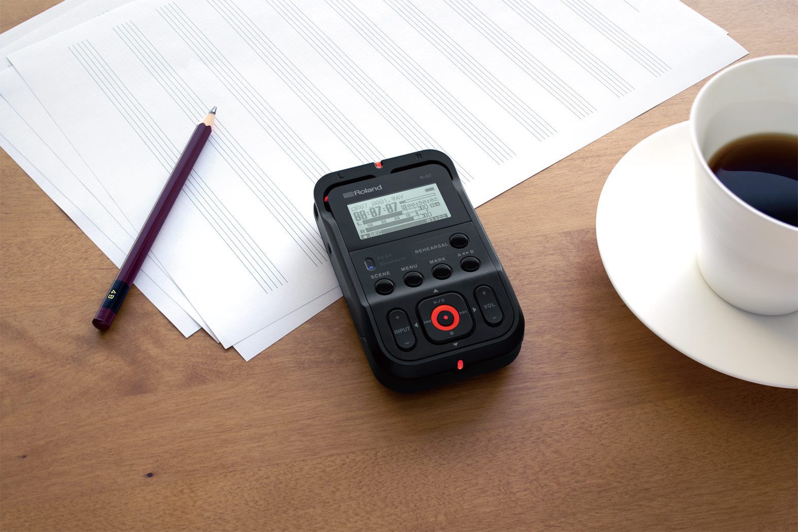 Roland R-07 BK High Resolution Digital Recorder - Image 5