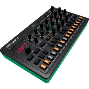 Roland S-1 | Tweak Synthesizer