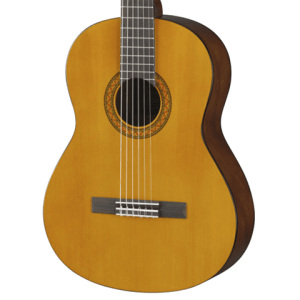 Yamaha C40P 4/4 Size Classical Guitar Pack1