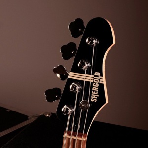 Shergold SBL15 - Libertine Standard Bass Guitar - Gold Gloss